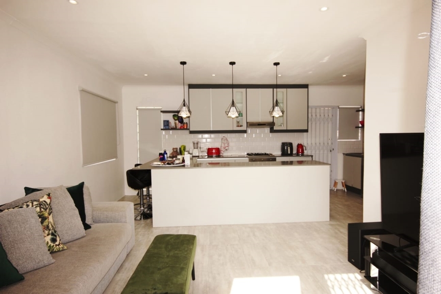 2 Bedroom Property for Sale in Muizenberg Western Cape